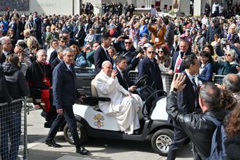 Papa Francesco a Venezia: "Sovraffollamento carceri è un problema"