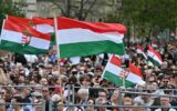 Ungheria, decine di migliaia in piazza contro il governo Orban