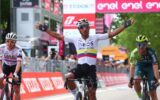 Giro d'Italia 2024, Narvaez vince la prima tappa ed è maglia rosa