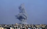 Razzi di Hamas su Tel Aviv, Israele attacca Rafah: decine di morti nel raid
