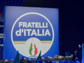 Caso Elon Musk, Fazzolari: "Fratelli d'Italia contro ogni ingerenza" Caso Elon Musk