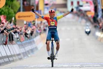 Giro d'Italia, Carlos Verona vince quindicesima tappa. Del Toro sempre in rosa Giro d'Italia, Carlos Verona vince quindicesima tappa. Del Toro sempre in rosa