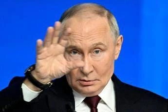 Putin incontra la stampa: "Ucraina si rifiuta di porre fine a guerra con mezzi pacifici" Putin