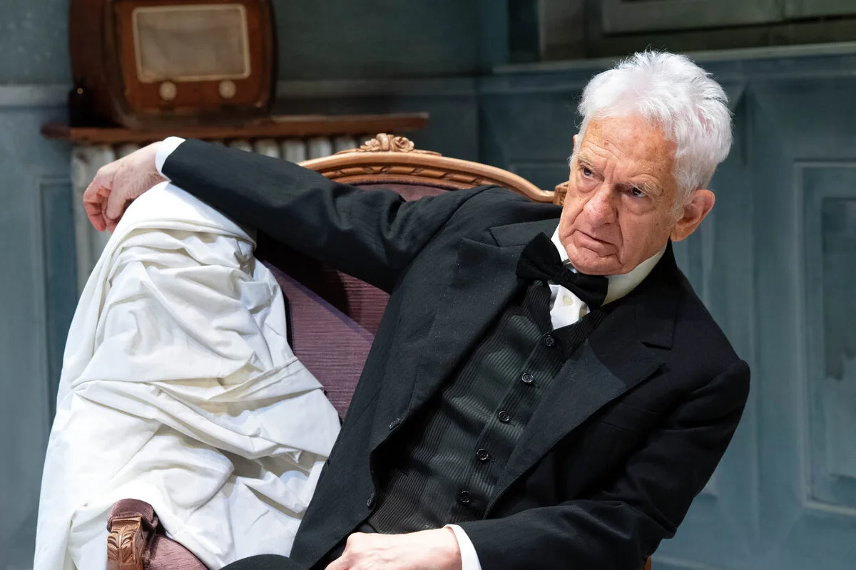 "La rigenerazione" al Teatro Bellini "La rigenerazione" al Teatro Bellini