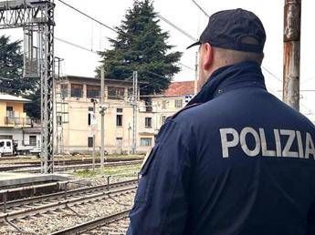 Trapani, ascolta musica con le cuffie e non sente l'arrivo del treno: muore a 17 anni Trapani, ascolta musica con le cuffie e non sente l'arrivo del treno: muore a 17 anni