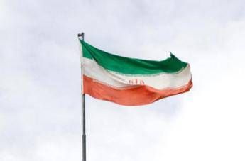 Australia, calciatrici iraniane trasferite in un altro rifugio. Madre implora figlia: "Non tornare, ti uccideranno" Australia, calciatrici iraniane trasferite in un altro rifugio. Madre implora figlia: "Non tornare, ti uccideranno"