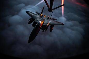 Iran-Stati Uniti, il 'giallo' dell'F-15. Teheran: "Lo abbiamo abbattuto" Iran-Stati Uniti, il 'giallo' dell'F-15. Teheran: "Lo abbiamo abbattuto"