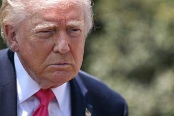 Trump: "Iran al collasso finanziario, vuole Hormuz aperto ma così accordo impossibile" Trump: "Iran al collasso finanziario, vuole Hormuz aperto ma così accordo impossibile"