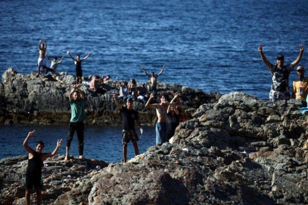 Migranti, Ue propone riforma Frontex: 30mila agenti e regia su rimpatri