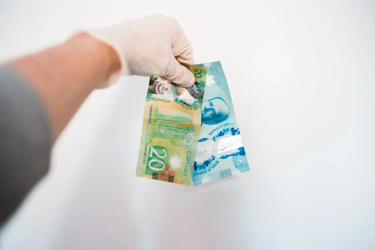 Il dollaro canadese e il suo preoccupante crollo a causa dei dazi Il dollaro canadese e il suo preoccupante crollo a causa dei dazi