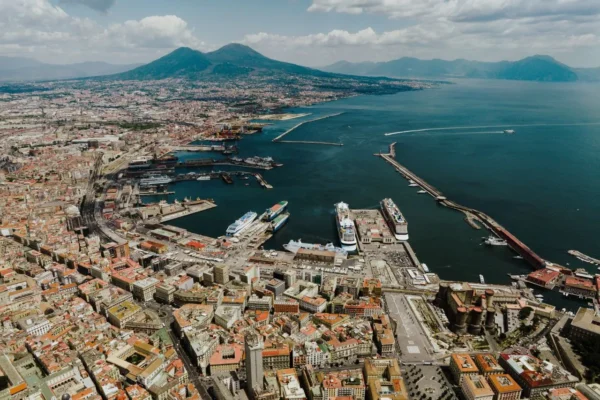 Napoli Città Mondo