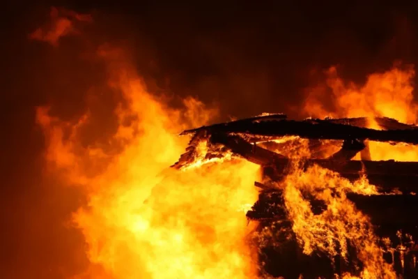 Incendio in via Nuova delle Brecce a Napoli: avviati i monitoraggi ambientali ARPAC Incendio in via Nuova delle Brecce a Napoli: avviati i monitoraggi ambientali ARPAC