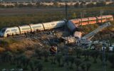 Disastro ferroviario in Spagna, il lutto e le indagini: "Via libera al treno nonostante convoglio fermo sui binari"