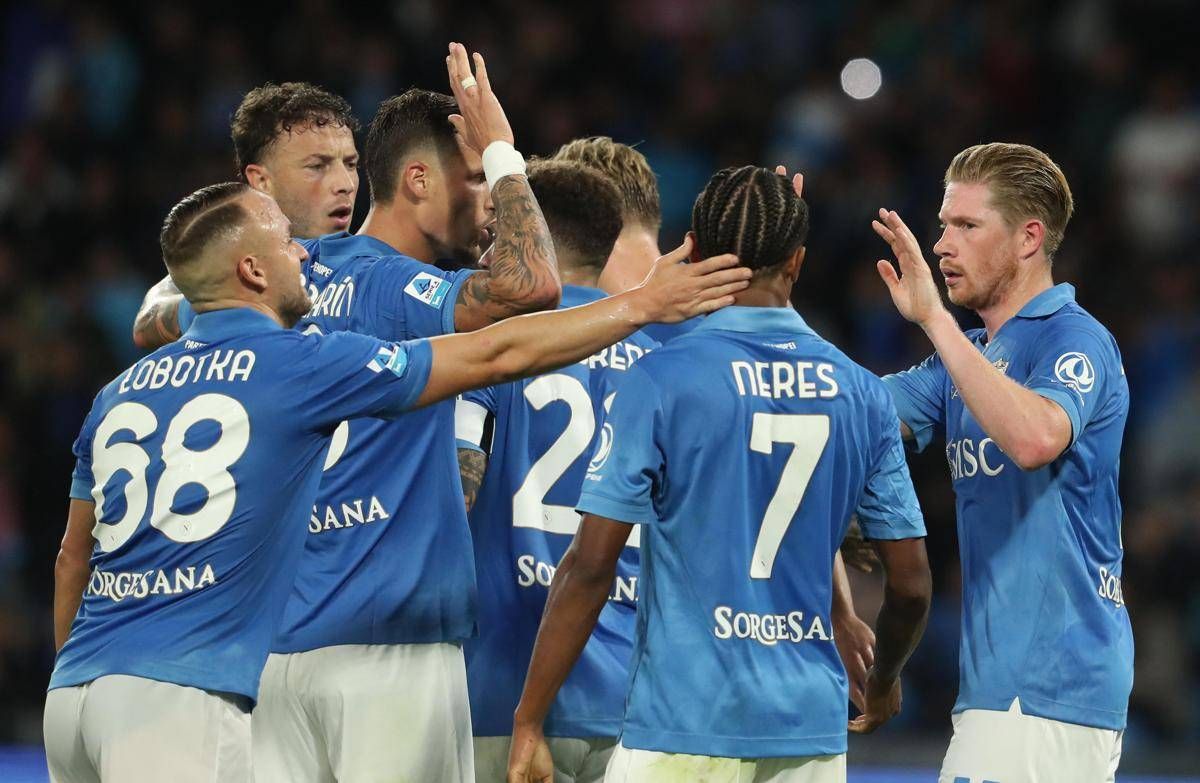 Napoli-Frosinone 3-0, Allegri torna a vincere con De Bruyne e Lang Napoli-Frosinone 3-0, Allegri torna a vincere con De Bruyne e Lang