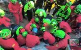 Nuoro, speleologo bloccato in grotta estratto vivo dopo oltre 27 ore