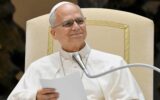 Papa, tumore diagnosticato dopo indigestione. Oncologi: "Scoperto per caso"