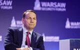 Russia, Polonia avverte Nato: "Preparare risposta forte se attacchi ibridi provocano vittime" Russia, Polonia avverte Nato: "Preparare risposta forte se attacchi ibridi provocano vittime"