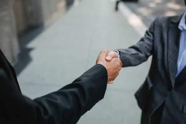72% degli italiani meno fiducioso verso il prossimo, ma l'89% vuole invertire la rotta 72% degli italiani meno fiducioso verso il prossimo, ma l'89% vuole invertire la rotta