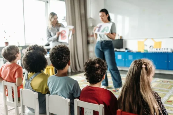 La Regione Campania rilancia e rafforza il sostegno psicologico gratuito per bambini e adolescenti